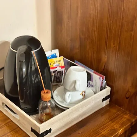 タルディオリ ゲストハウス 3*